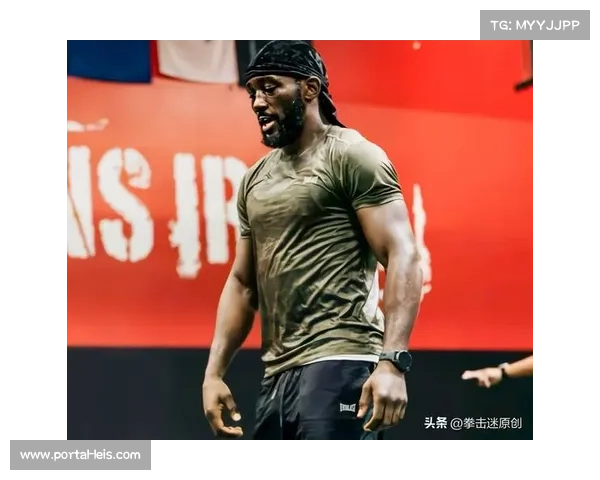 克劳福德体格照片引发拳迷热议被赞如175磅拳手展现惊人实力