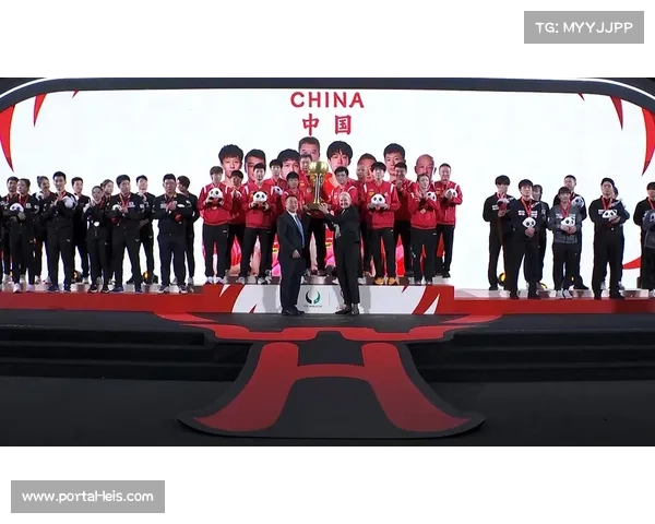 羽球世锦赛巴黎颁奖仪式中国队双国旗升起荣耀时刻